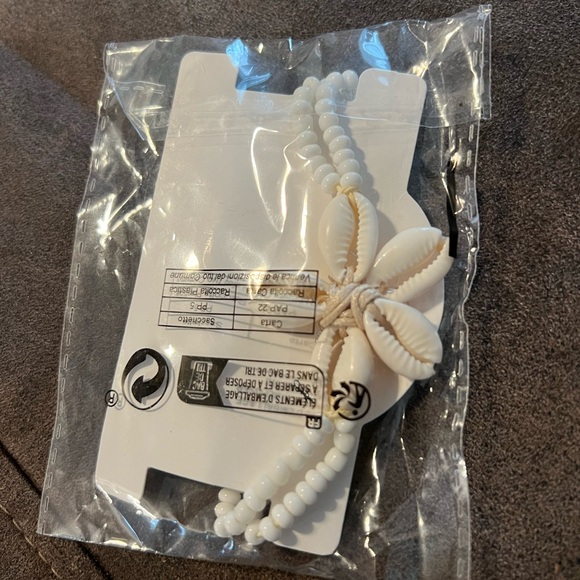 White Shell Beaded Anklet - Picture 3 of 3